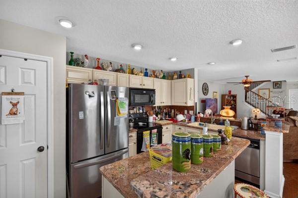 SOUTH TUSCANY VILLAGE - Residential