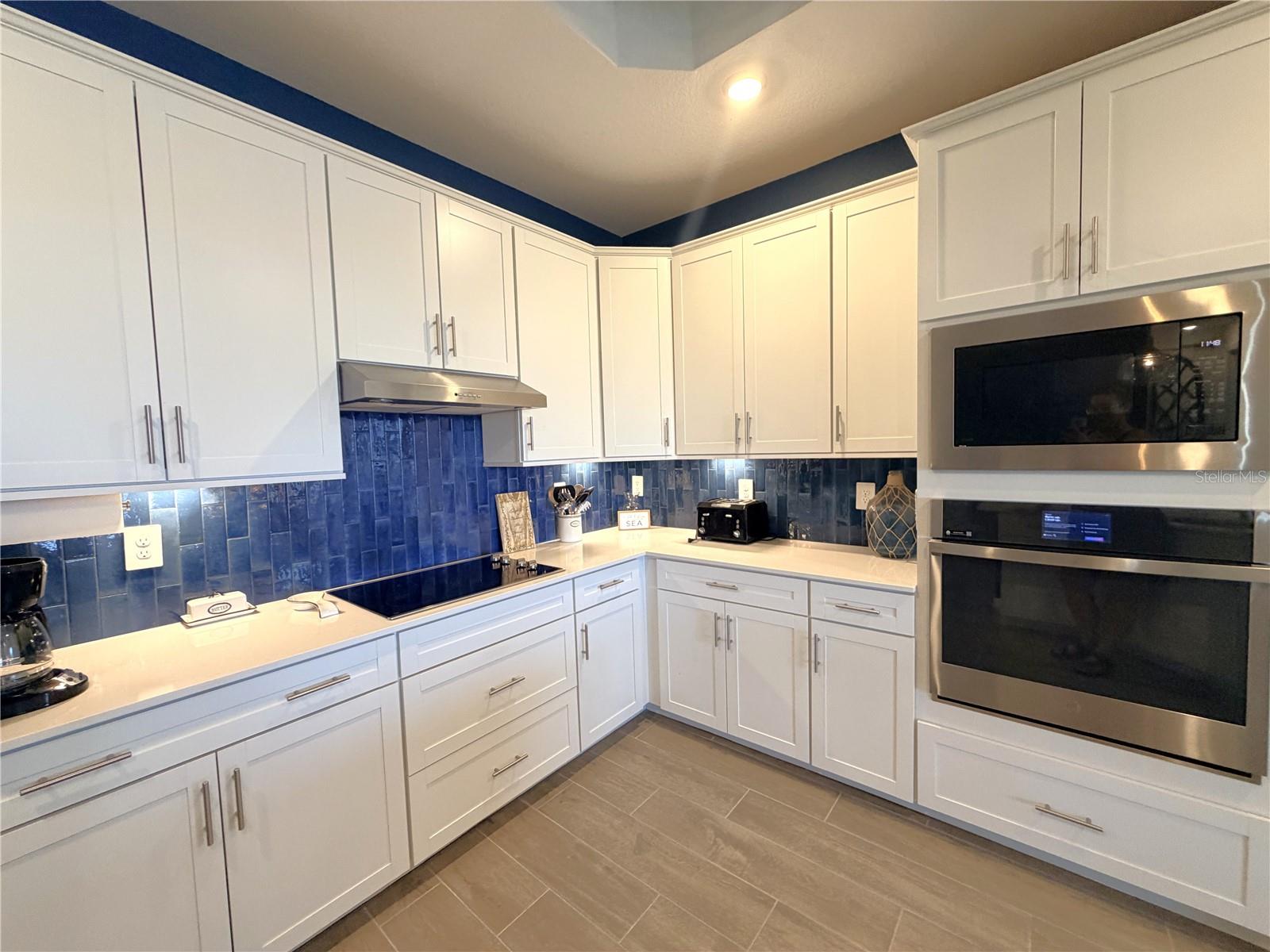 WELLEN  GOLF & COUNTRY CLUB - Residential Lease