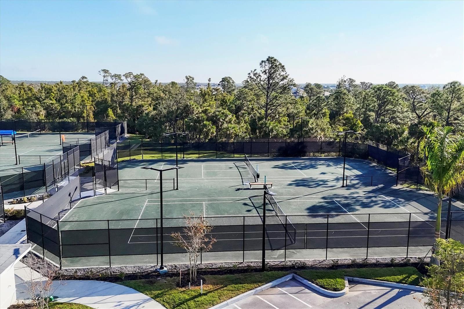WELLEN  GOLF & COUNTRY CLUB - Residential Lease