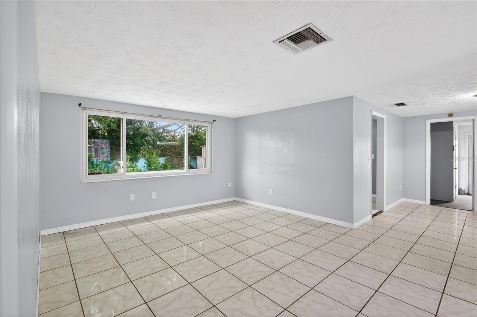 ALOHA GARDENS - Residential