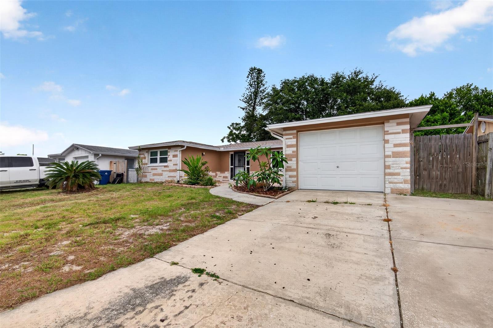 ALOHA GARDENS - Residential