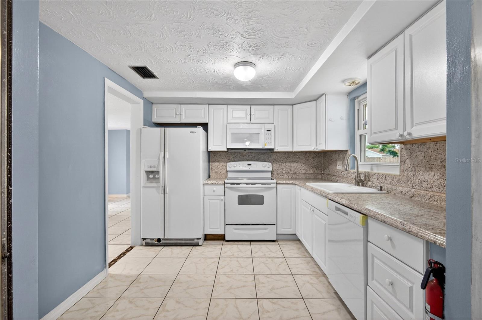 ALOHA GARDENS - Residential