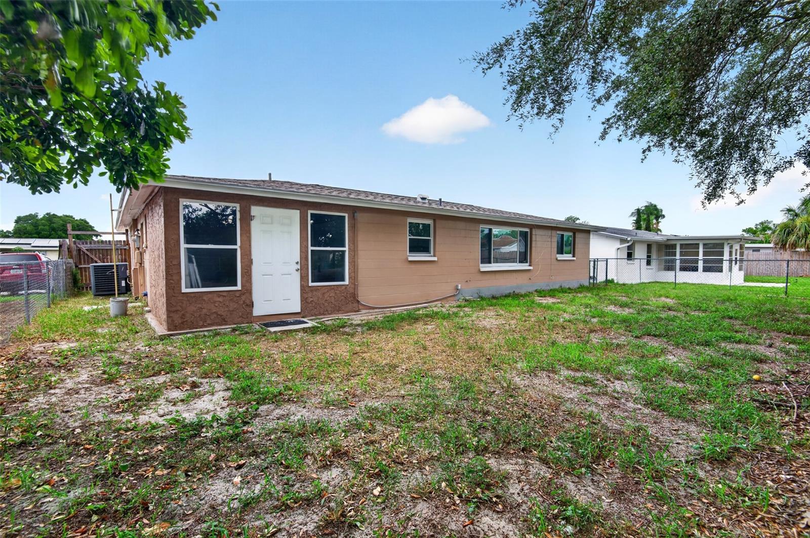 ALOHA GARDENS - Residential