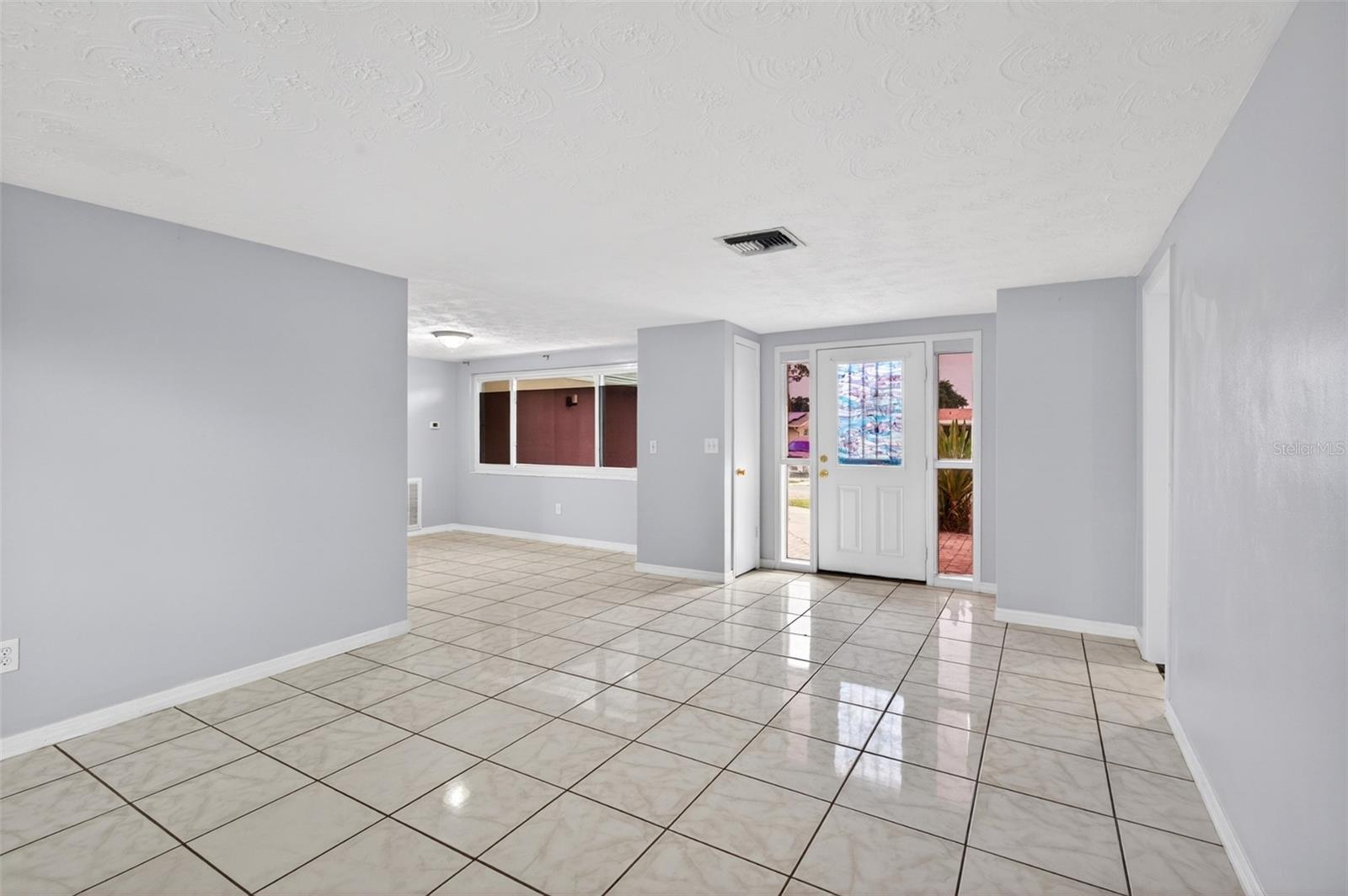 ALOHA GARDENS - Residential