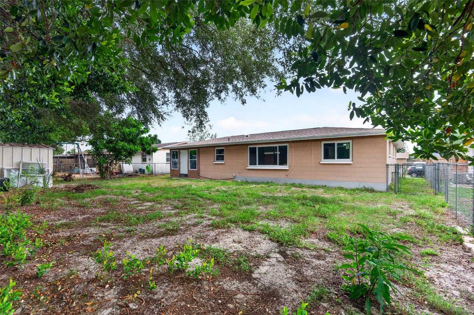 ALOHA GARDENS - Residential