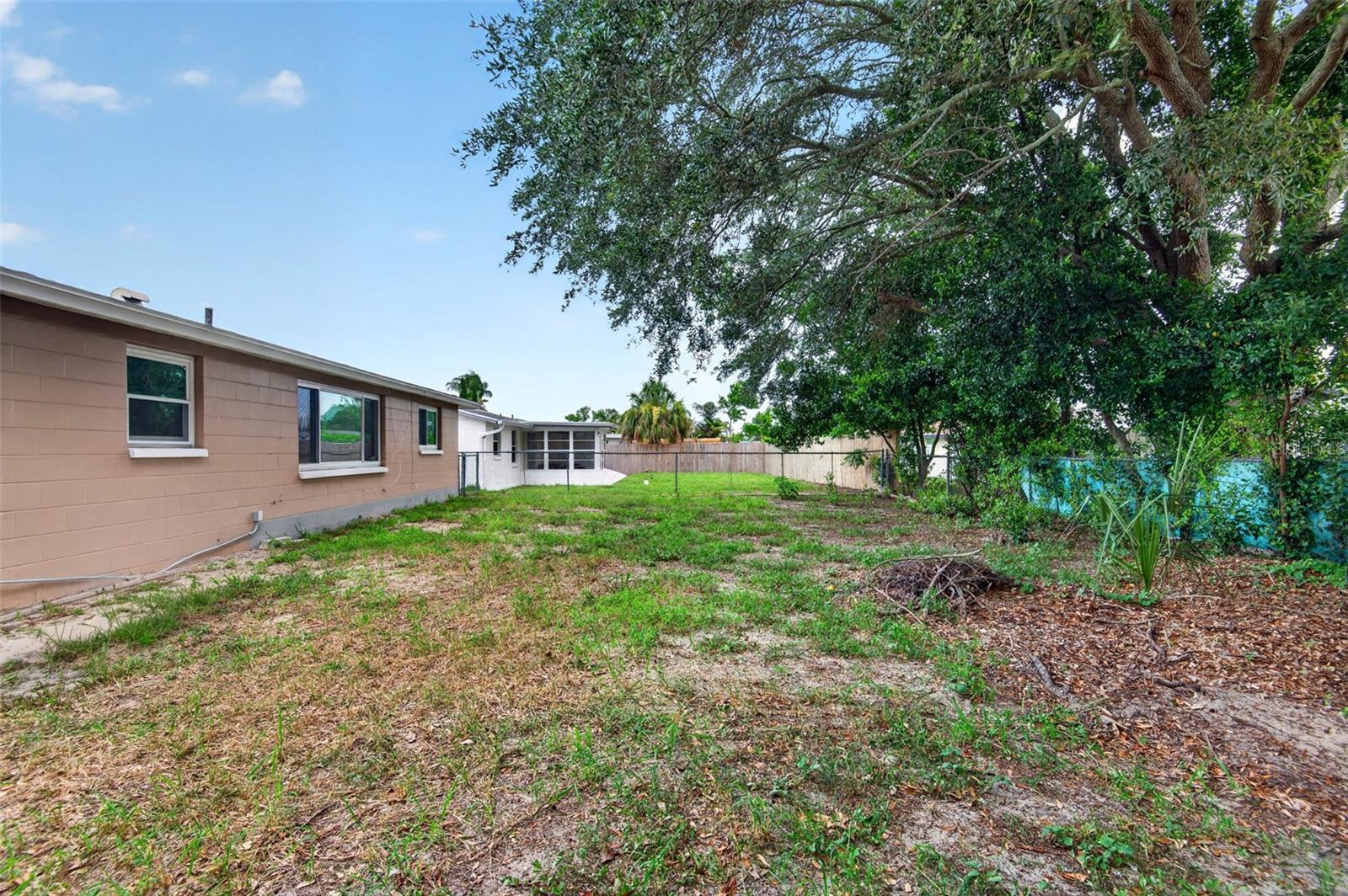 ALOHA GARDENS - Residential