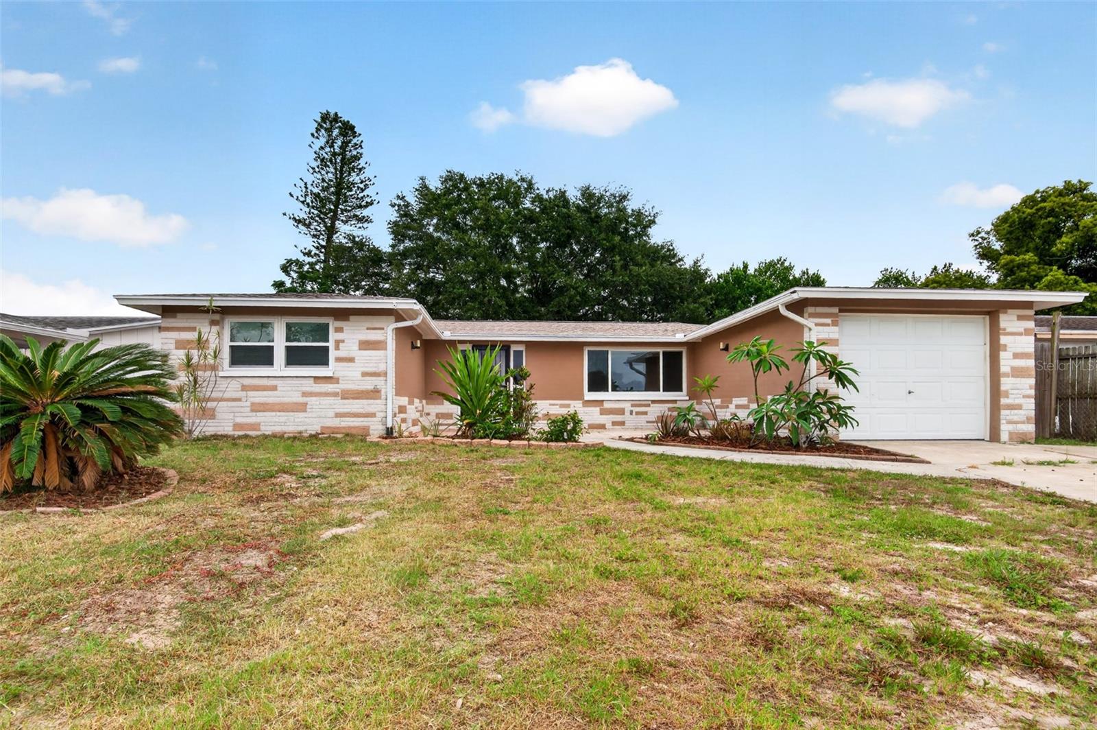 ALOHA GARDENS - Residential