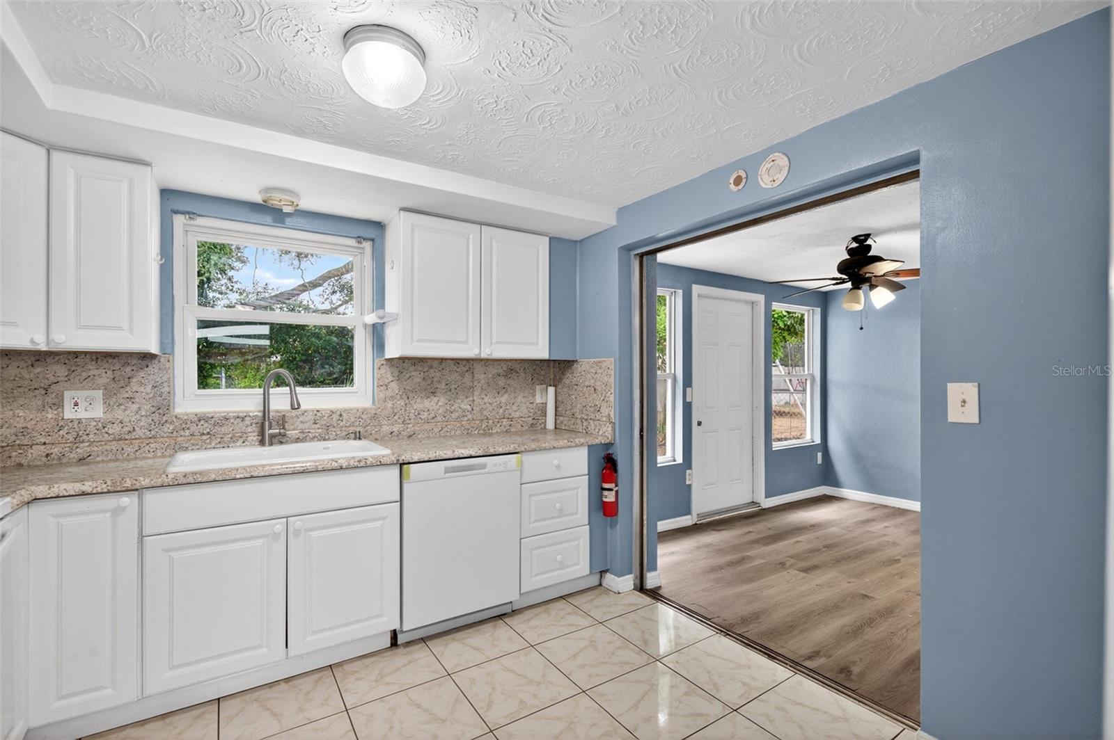ALOHA GARDENS - Residential