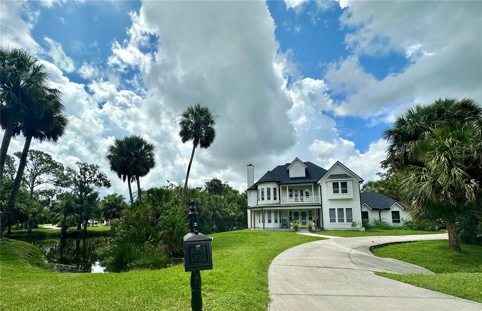 FIRETHORNE LAKES - Residential