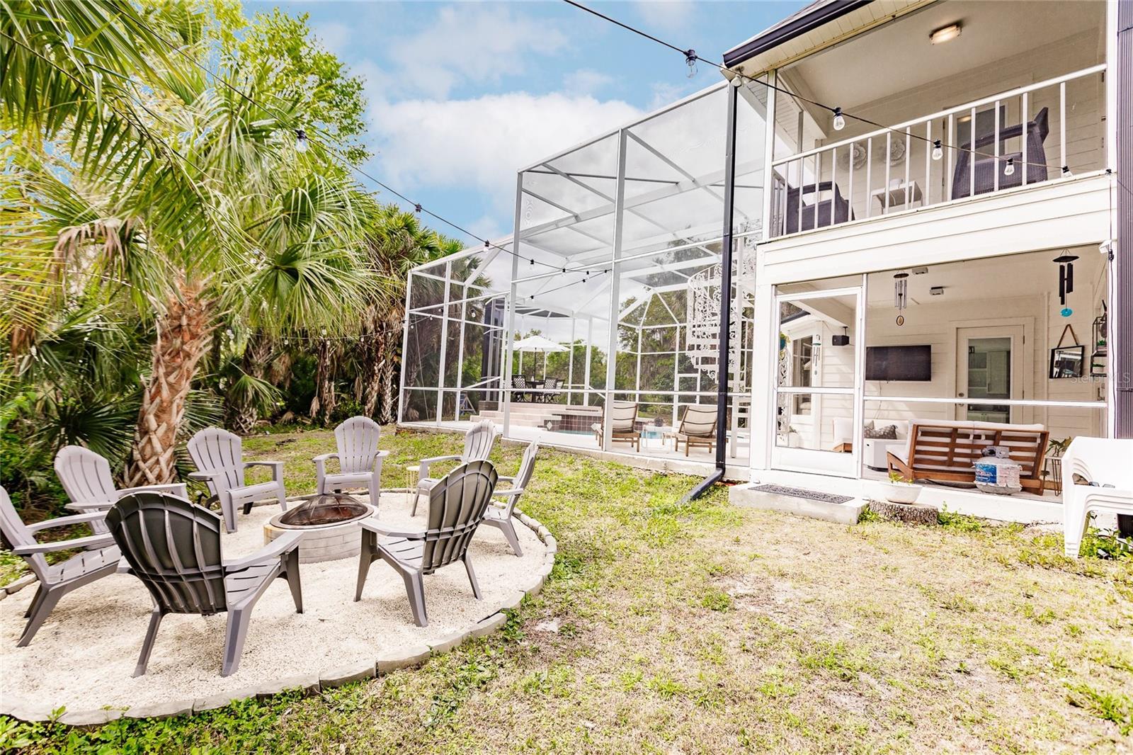 FIRETHORNE LAKES - Residential