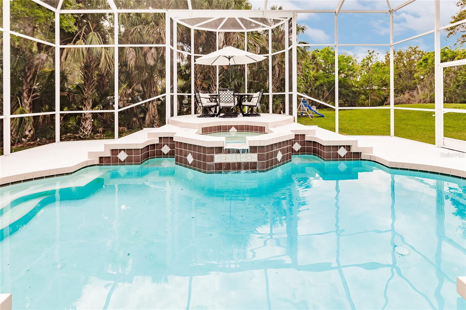 FIRETHORNE LAKES - Residential