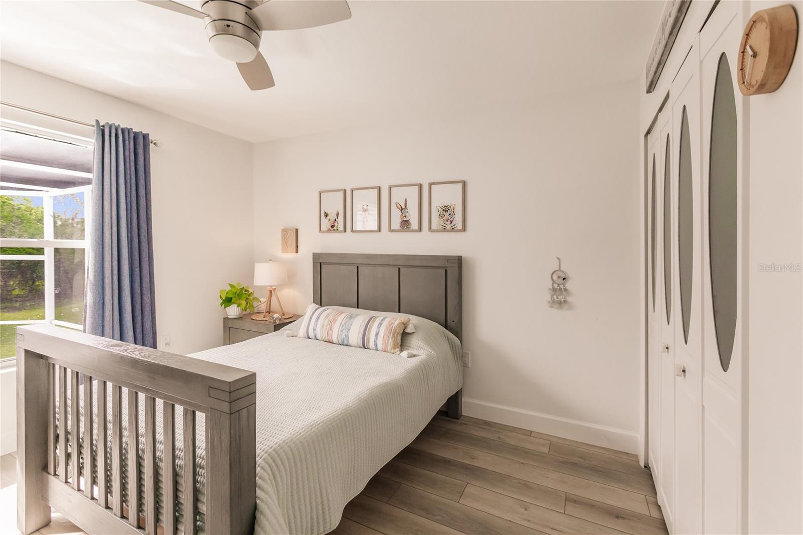 FIRETHORNE LAKES - Residential