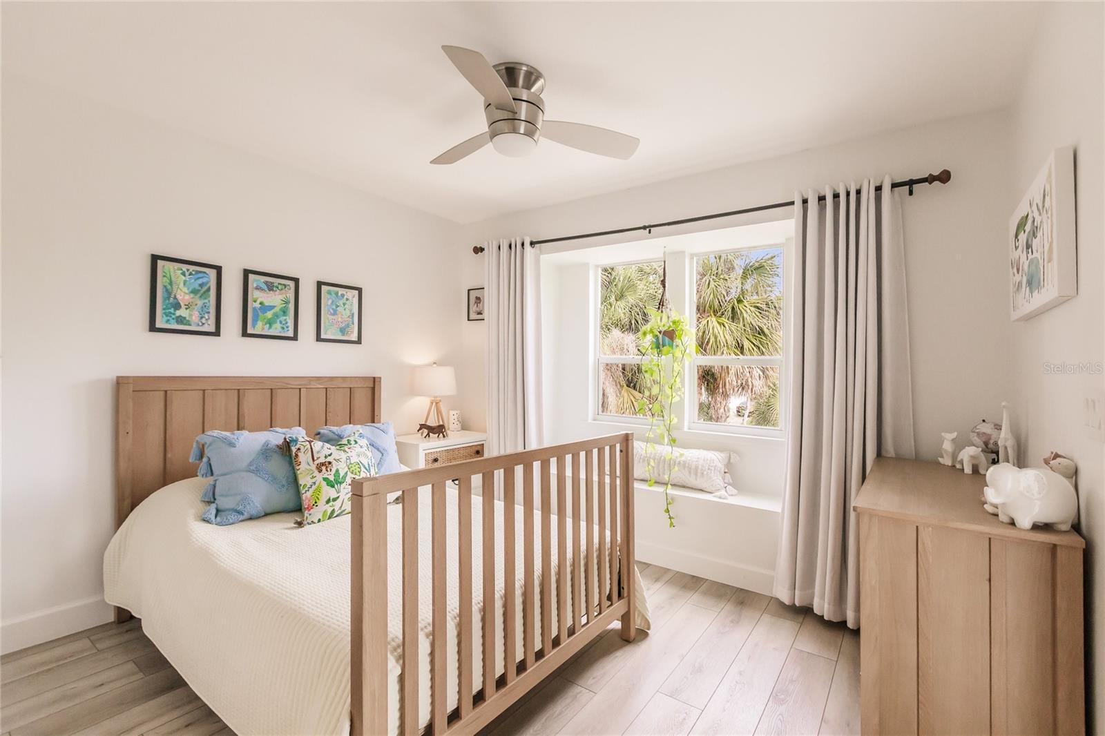 FIRETHORNE LAKES - Residential