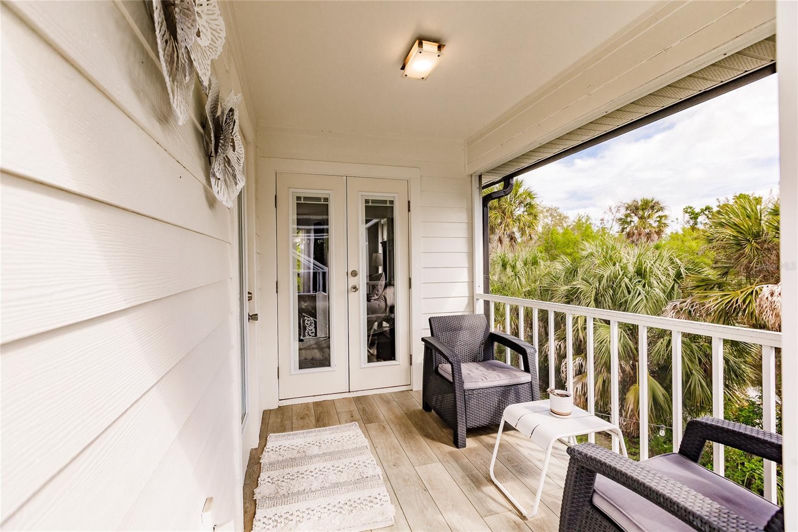 FIRETHORNE LAKES - Residential