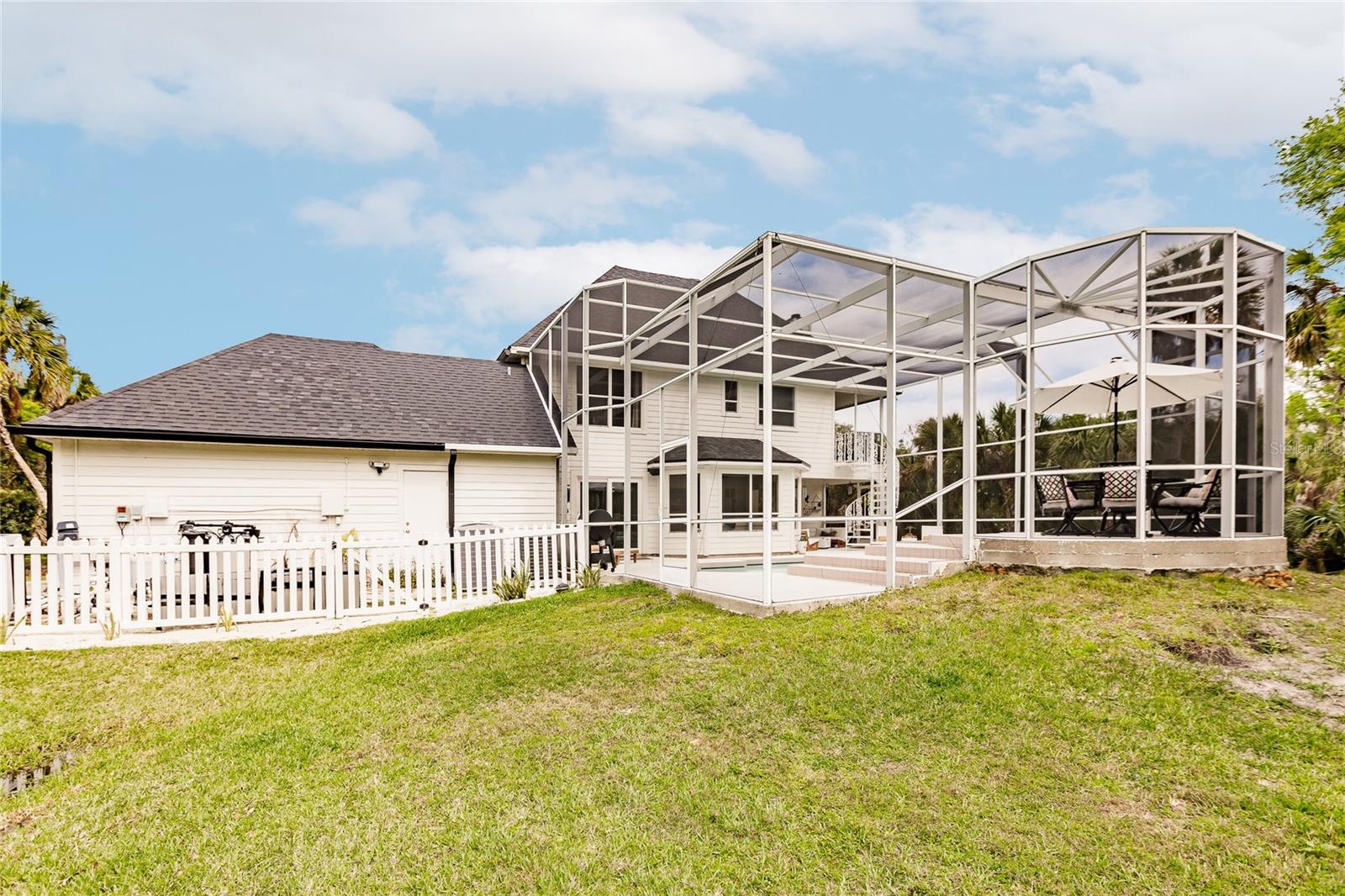 FIRETHORNE LAKES - Residential