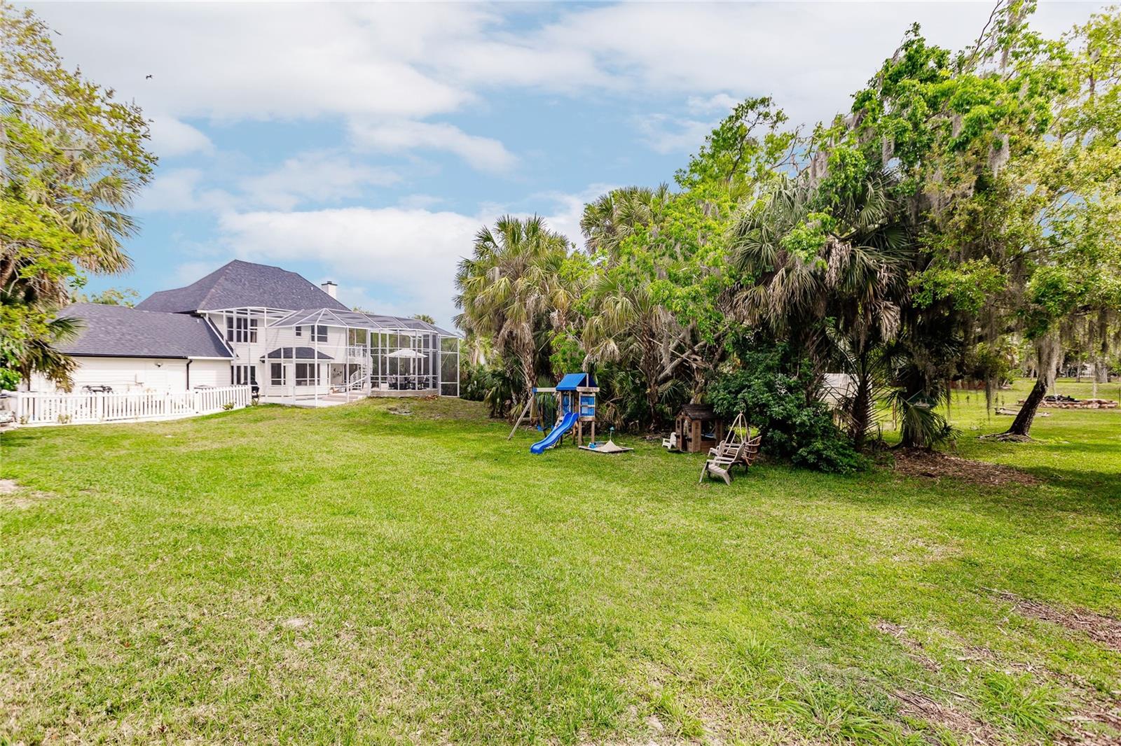 FIRETHORNE LAKES - Residential