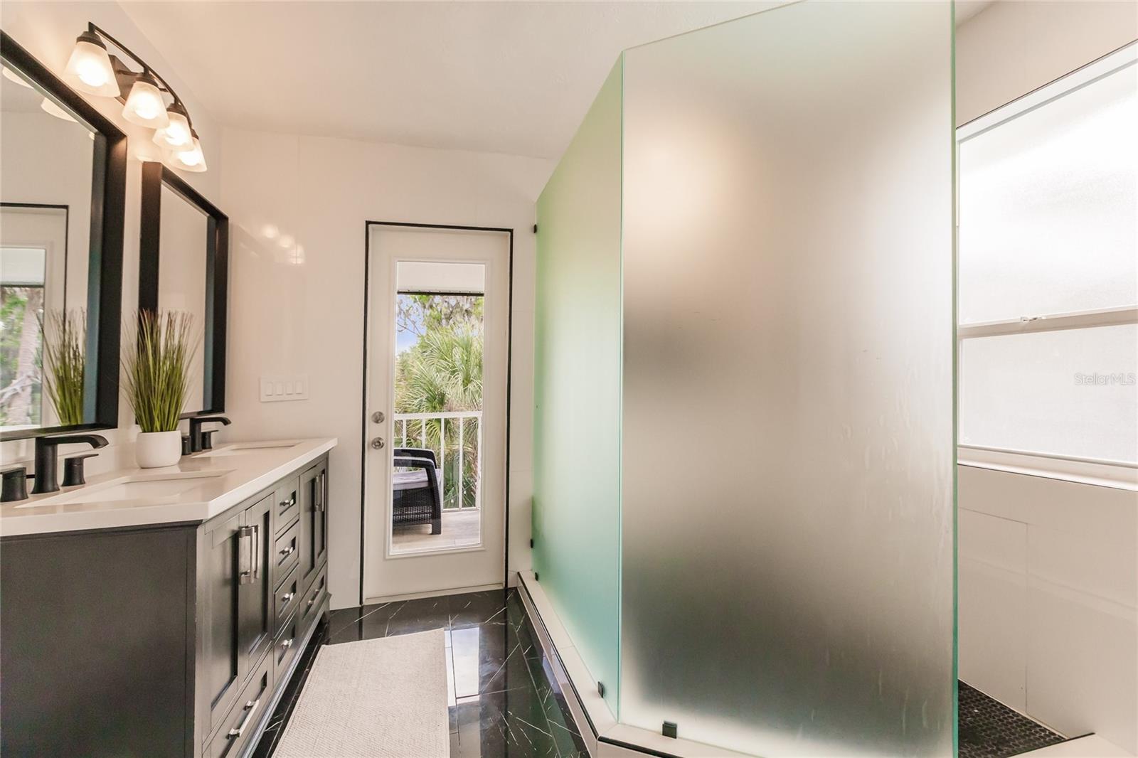 FIRETHORNE LAKES - Residential
