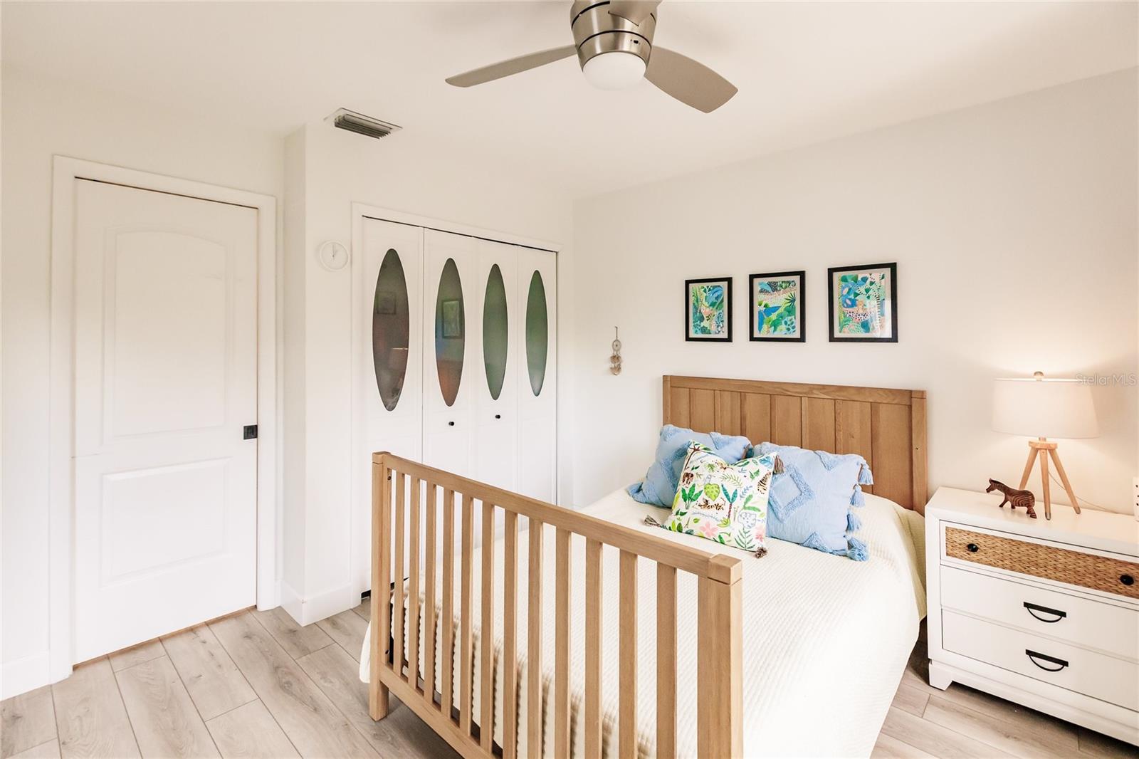 FIRETHORNE LAKES - Residential