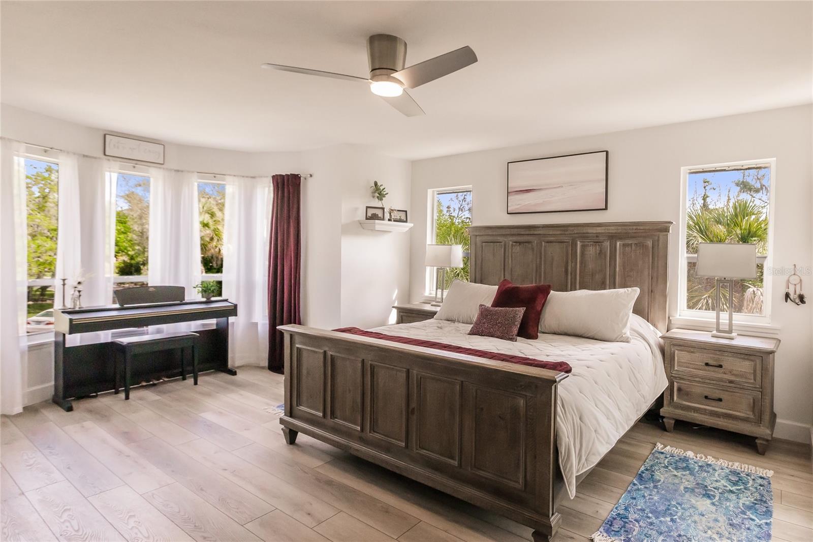 FIRETHORNE LAKES - Residential