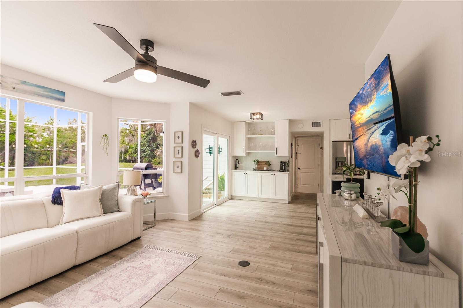 FIRETHORNE LAKES - Residential