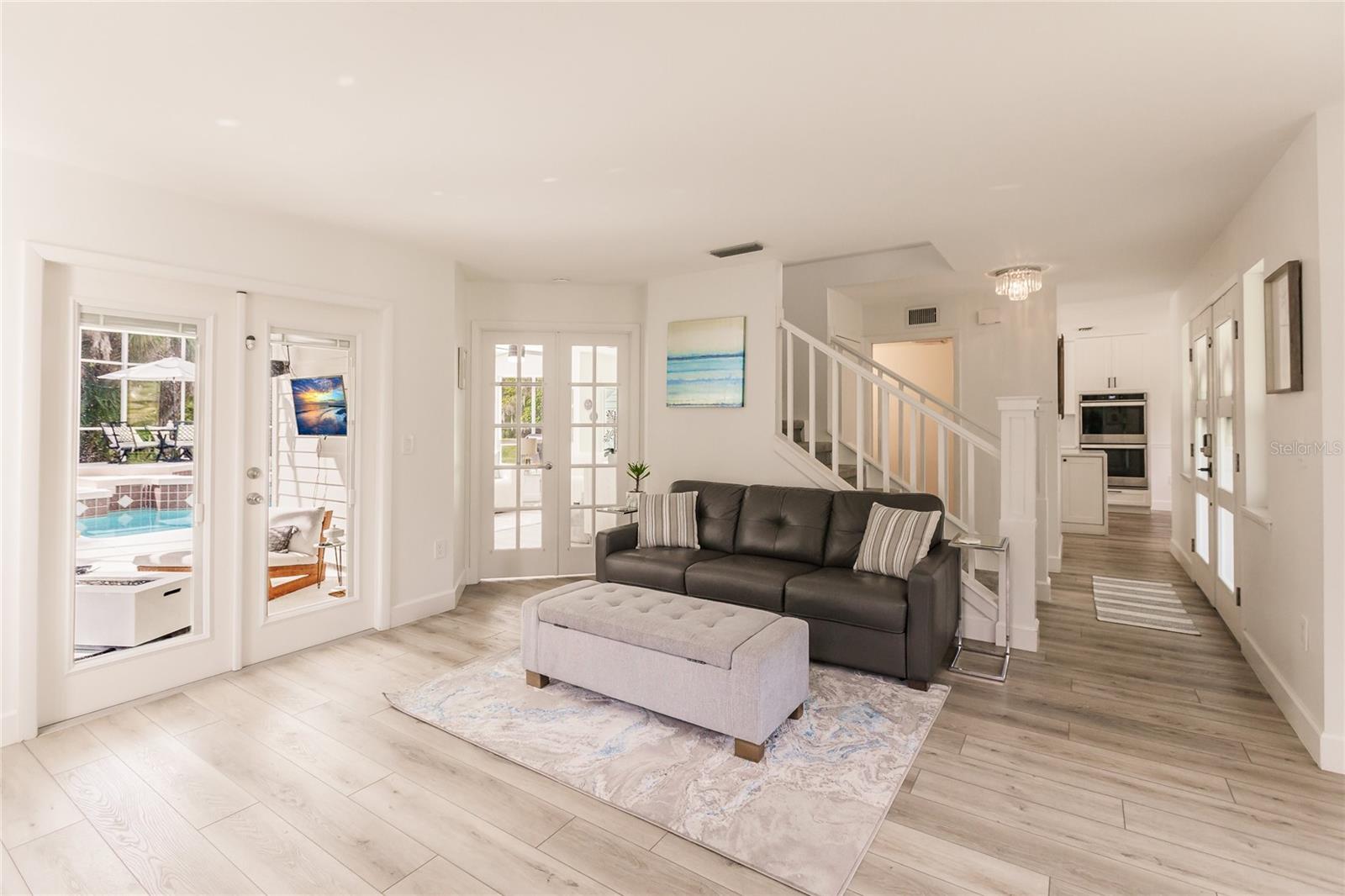 FIRETHORNE LAKES - Residential