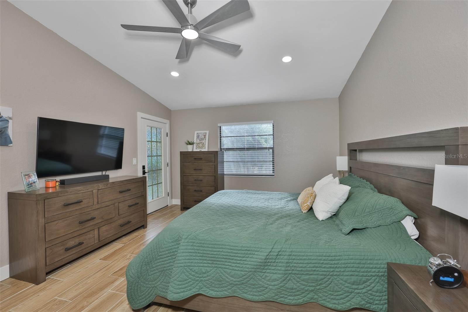 OAKS OF SEMINOLE CONDO - Residential