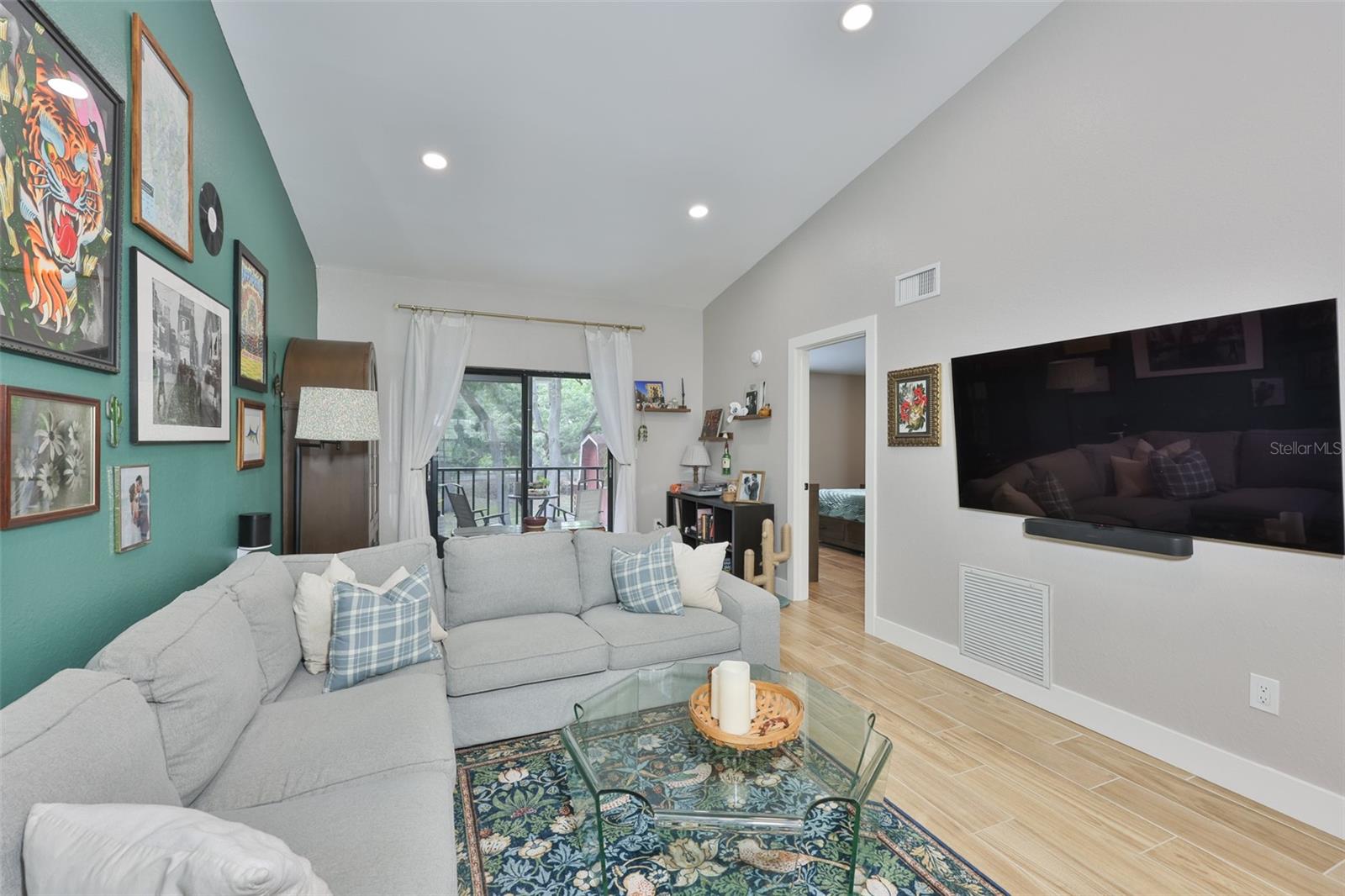 OAKS OF SEMINOLE CONDO - Residential