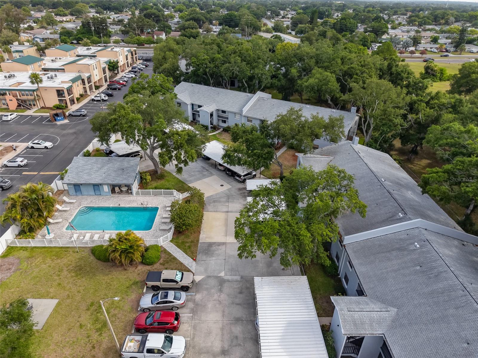 OAKS OF SEMINOLE CONDO - Residential
