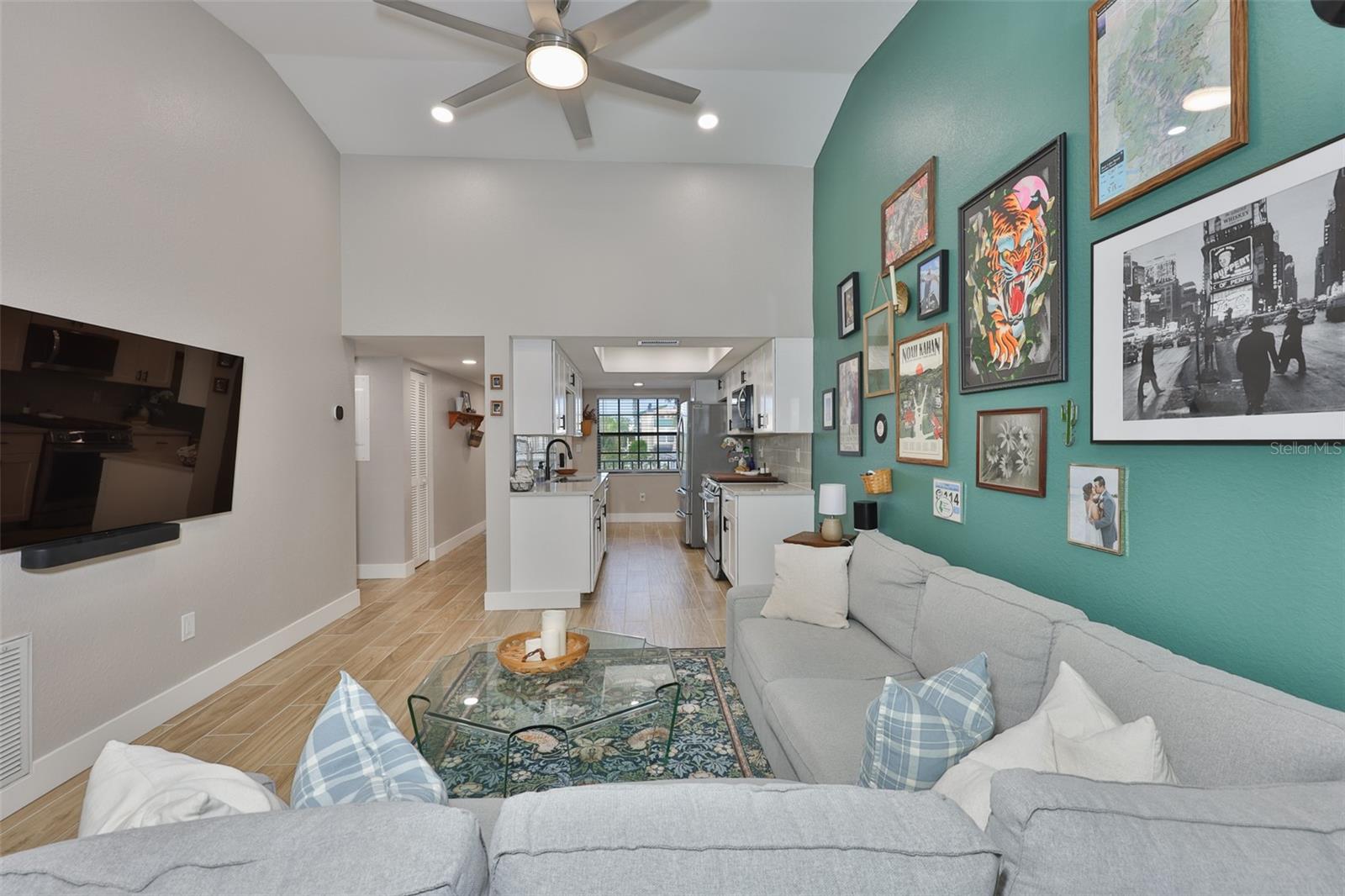 OAKS OF SEMINOLE CONDO - Residential