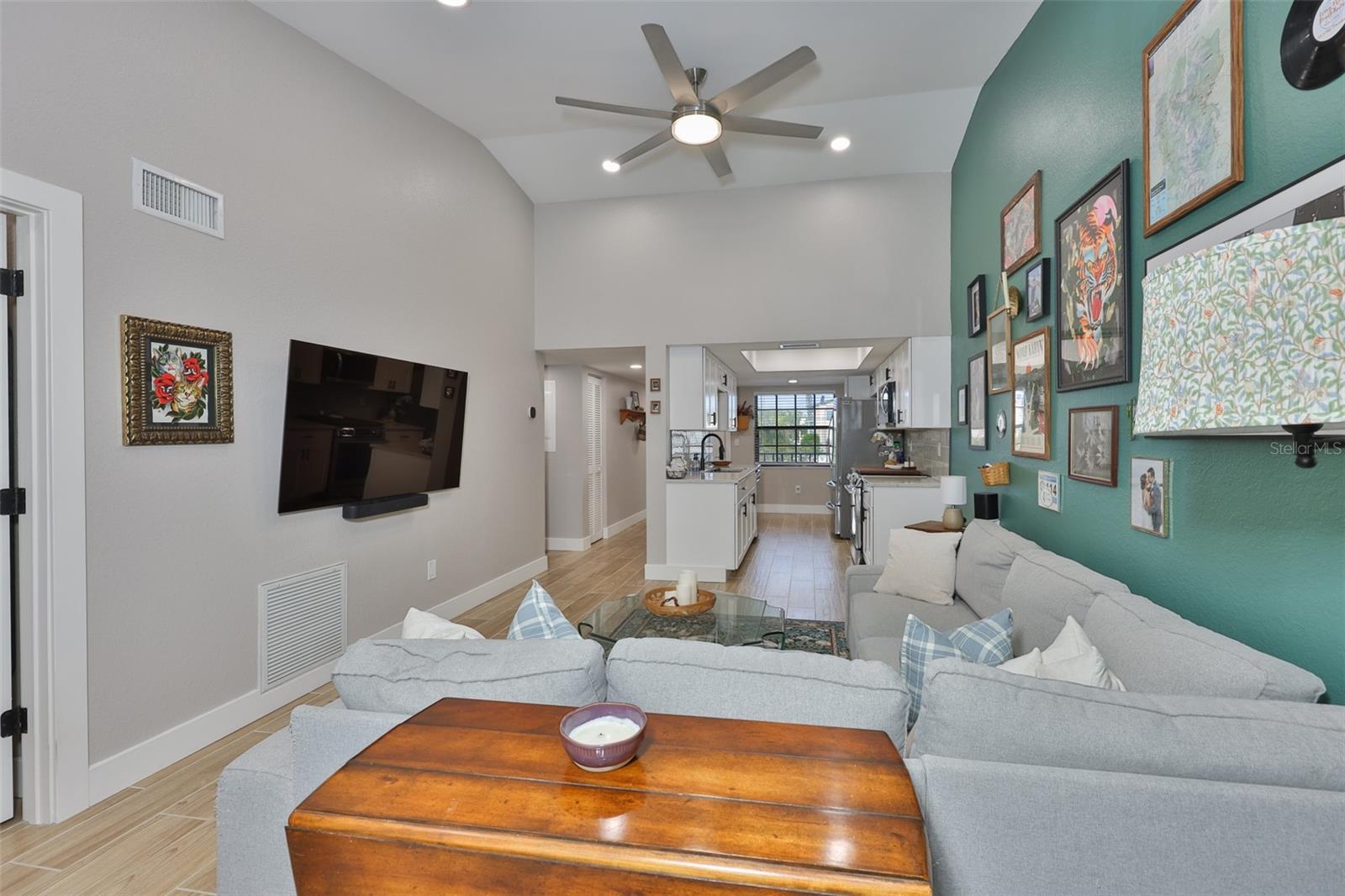 OAKS OF SEMINOLE CONDO - Residential