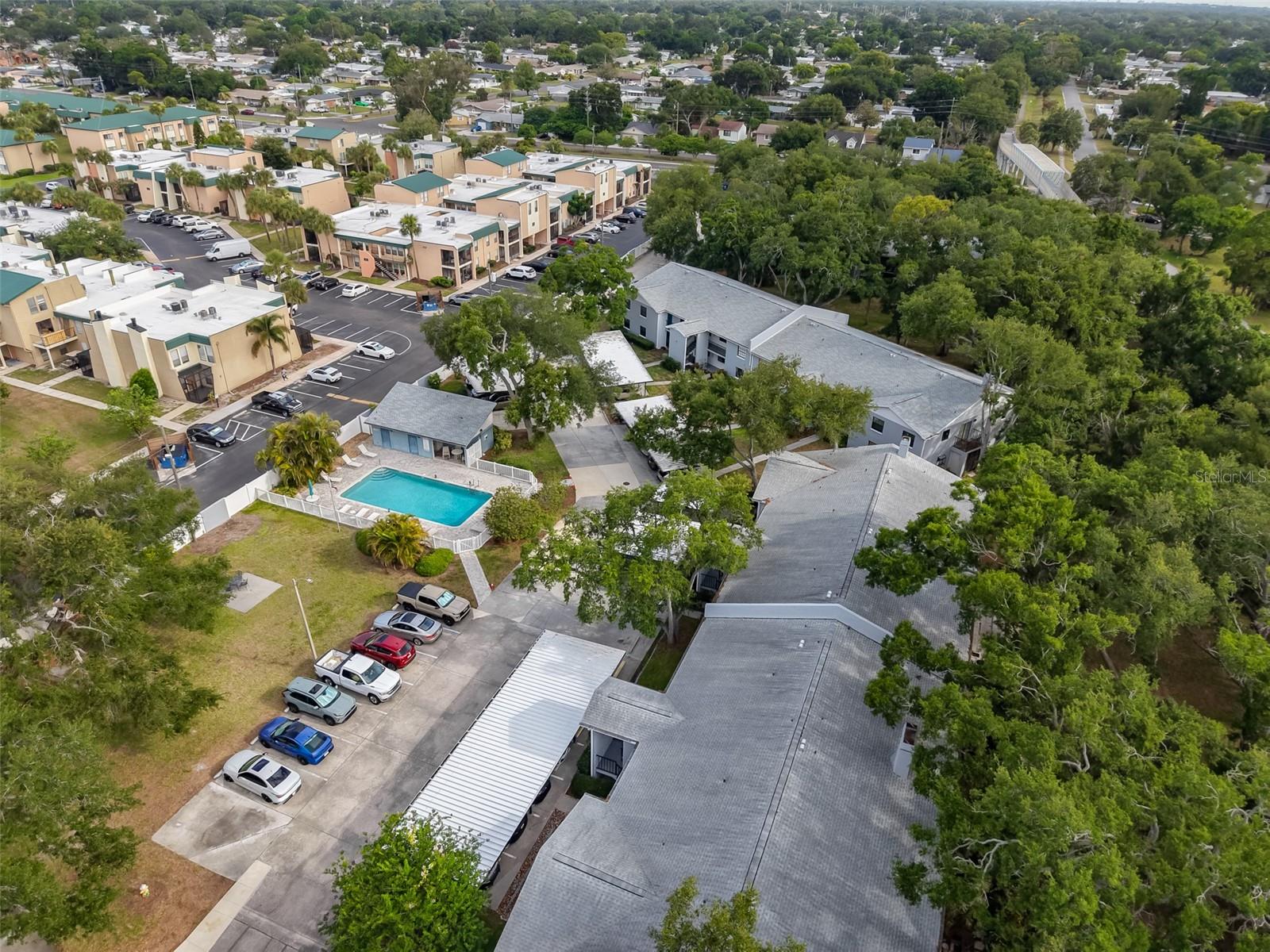 OAKS OF SEMINOLE CONDO - Residential