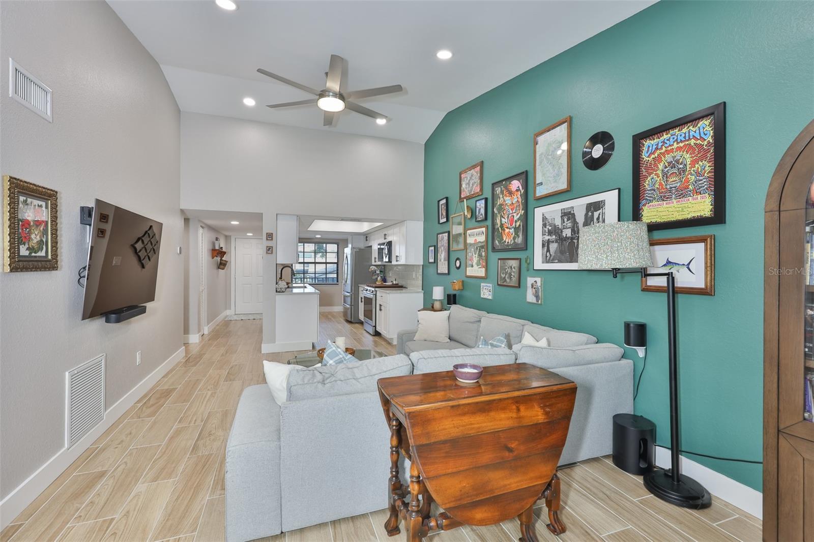 OAKS OF SEMINOLE CONDO - Residential