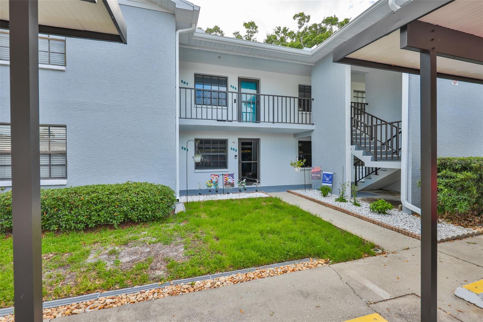 OAKS OF SEMINOLE CONDO - Residential