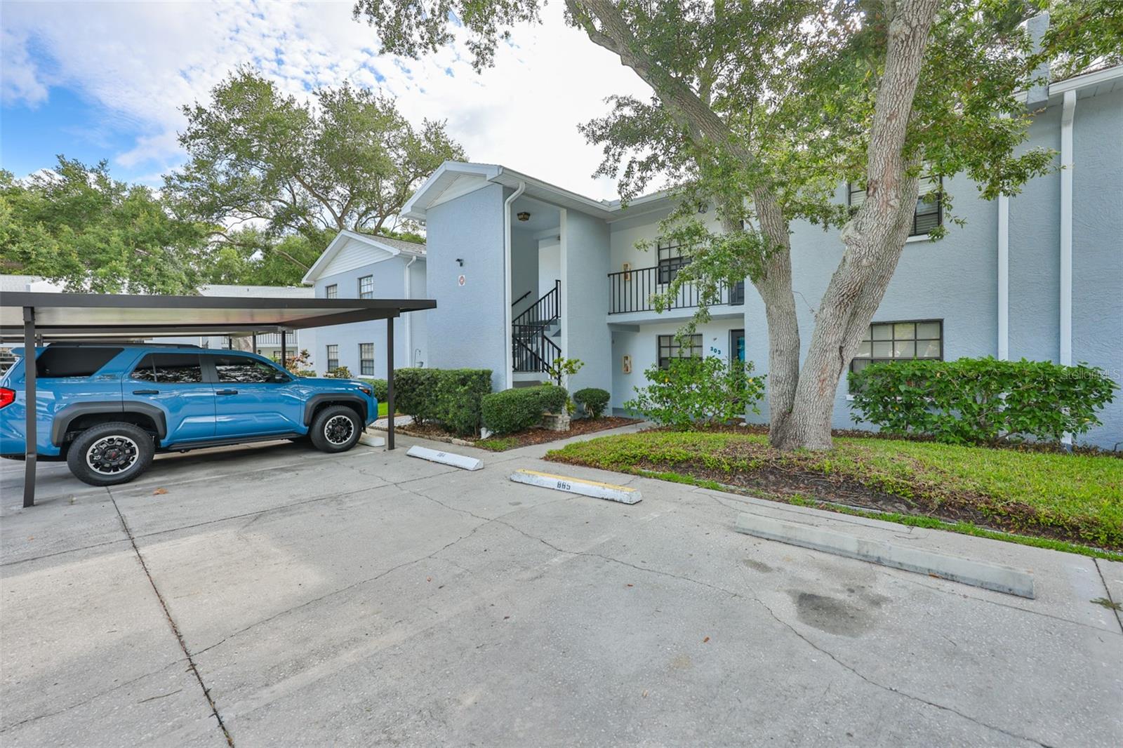 OAKS OF SEMINOLE CONDO - Residential