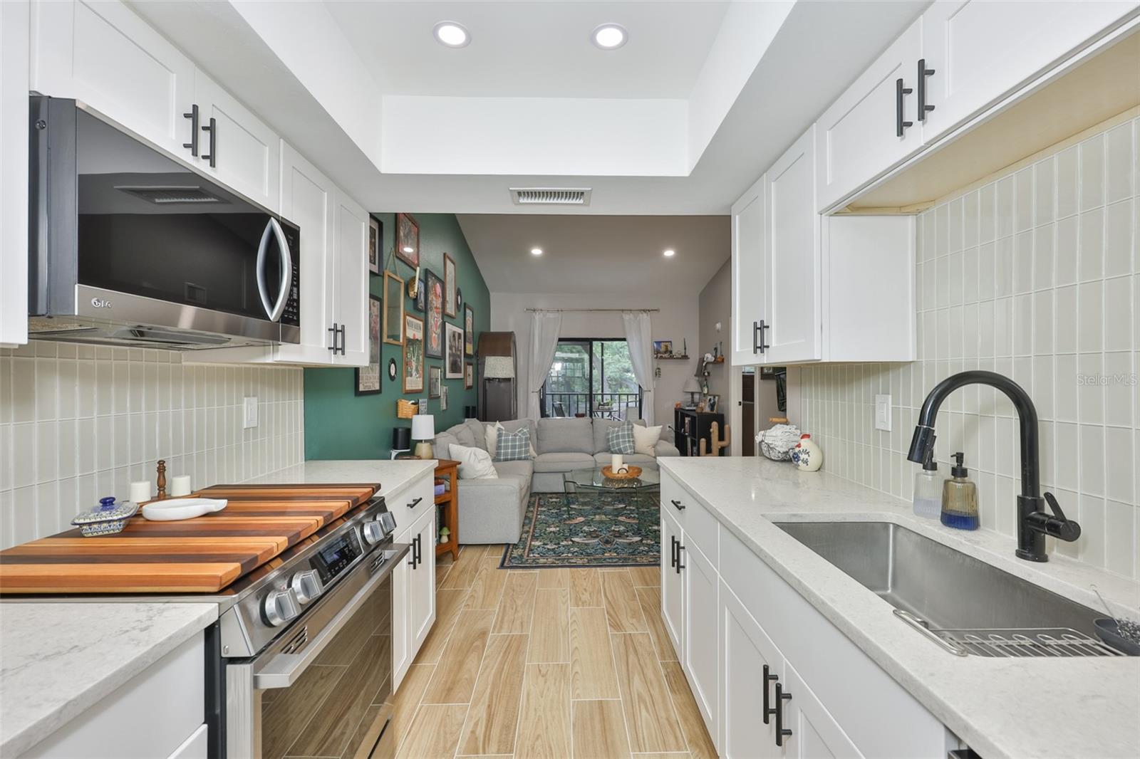 OAKS OF SEMINOLE CONDO - Residential