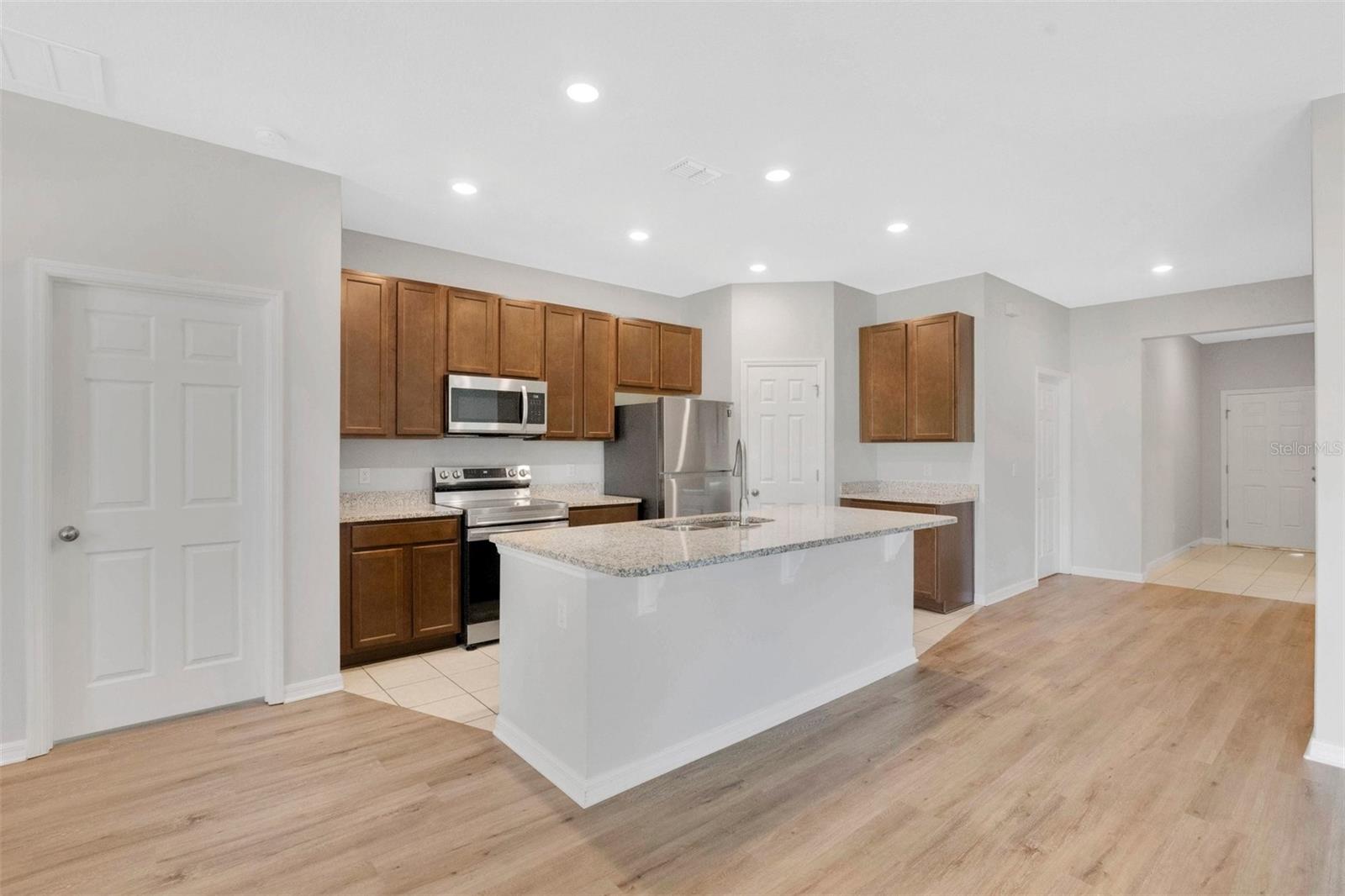 LAKE DENHAM ESTATES - Residential