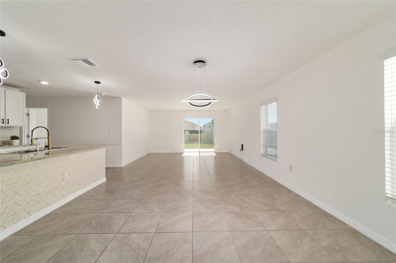 OCALA CROSSINGS SOUTH - Residential Lease