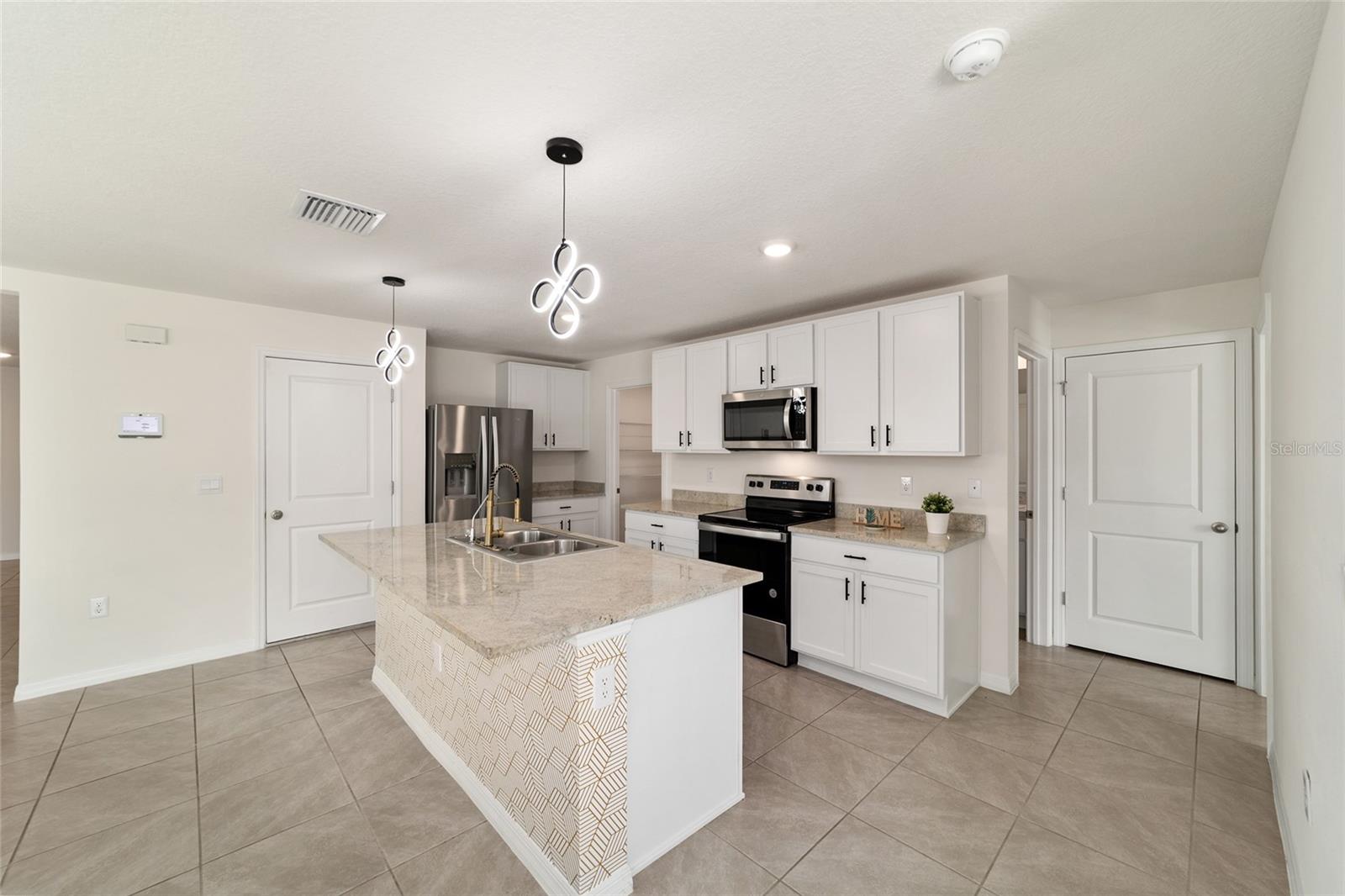OCALA CROSSINGS SOUTH - Residential Lease