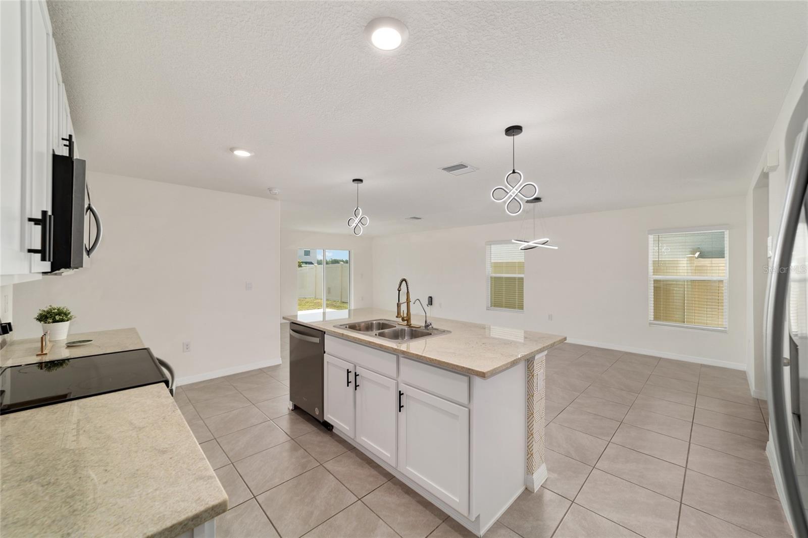 OCALA CROSSINGS SOUTH - Residential Lease