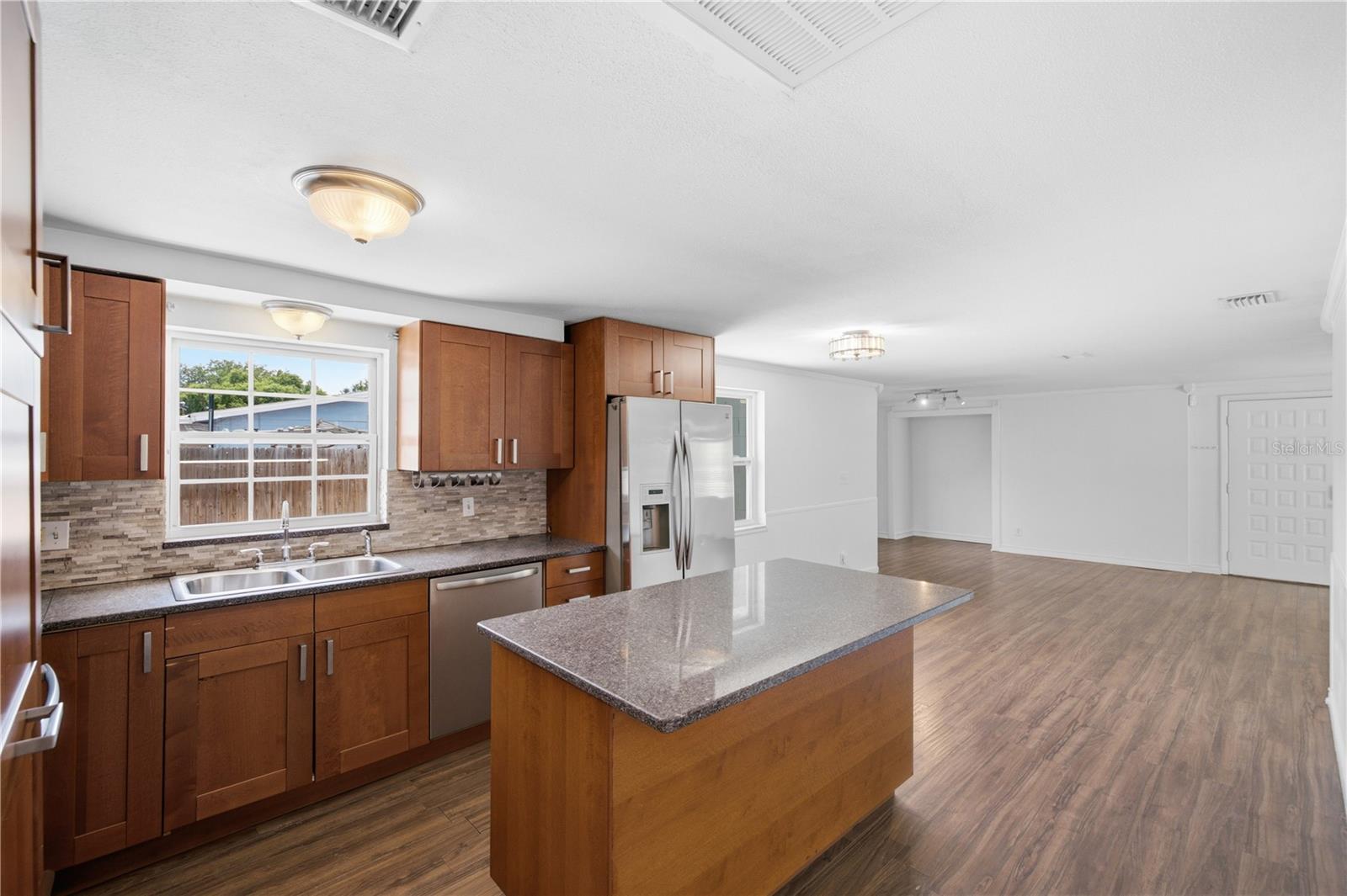 CROSS BAYOU ESTATES 1ST ADD - Residential
