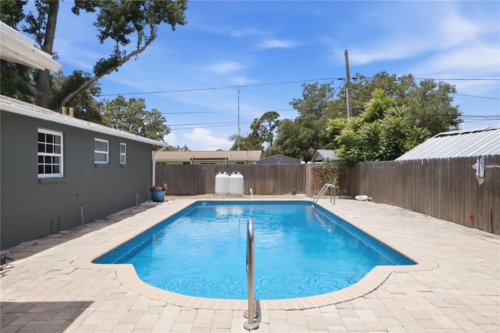 CROSS BAYOU ESTATES 1ST ADD - Residential