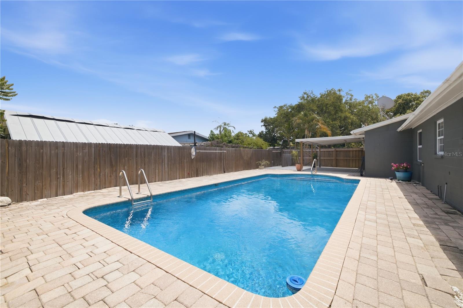 CROSS BAYOU ESTATES 1ST ADD - Residential