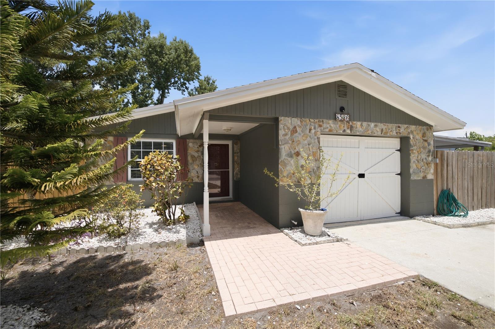 CROSS BAYOU ESTATES 1ST ADD - Residential