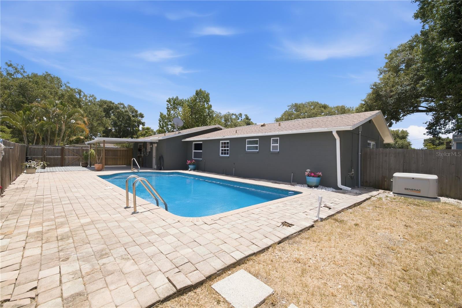 CROSS BAYOU ESTATES 1ST ADD - Residential