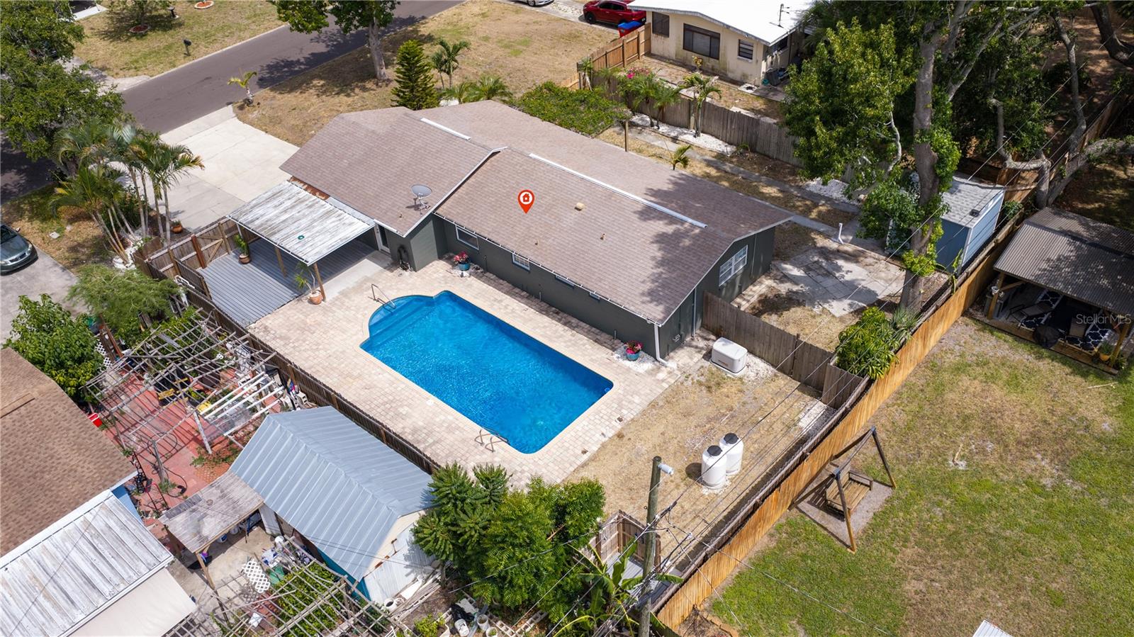 CROSS BAYOU ESTATES 1ST ADD - Residential
