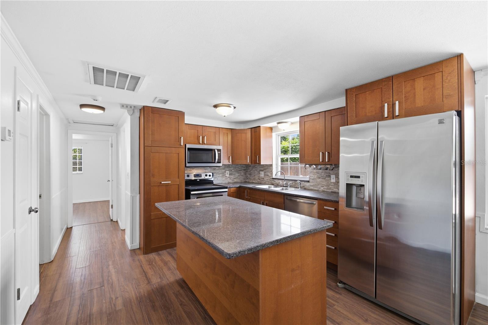 CROSS BAYOU ESTATES 1ST ADD - Residential