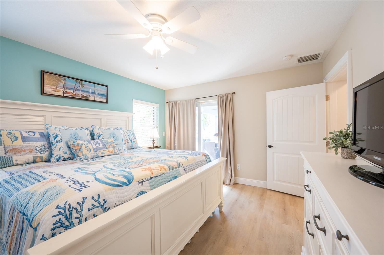 BAY PALMS - Residential