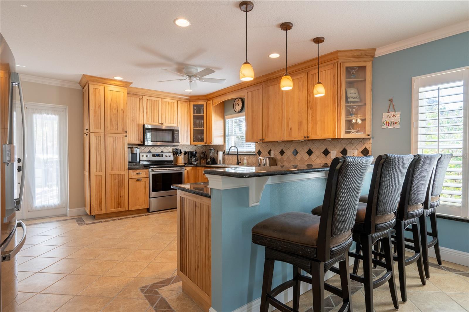 BAY PALMS - Residential
