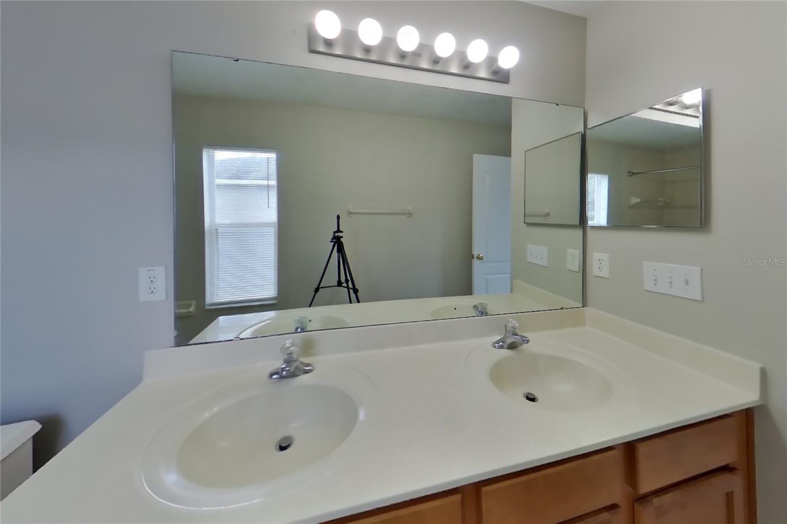 STONE CRK A-1 & A-2 - Residential Lease