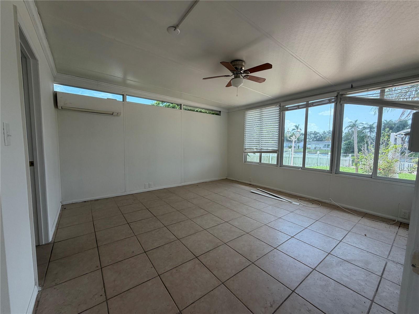 ALOHA GARDENS - Residential